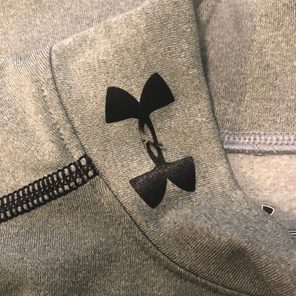 Under Armour compression grey long sleeve shirt - Picture 5 of 5